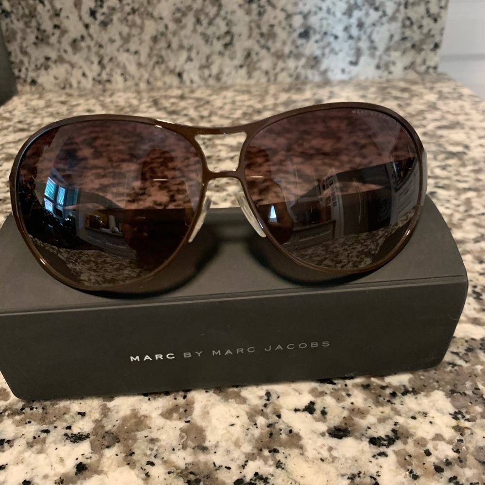 Marc Jacobs aviator sunglasses
